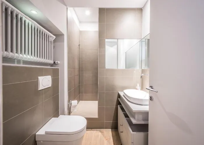 Ab - Via Santo Stefano 74 Bolonia